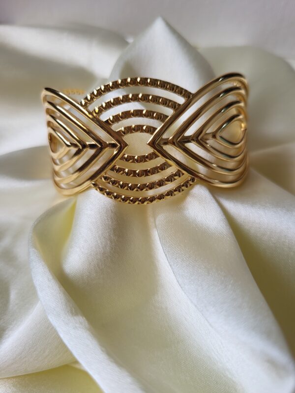 anti tarnish ss cuff bracelet