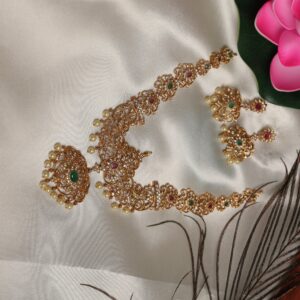 matfinish adstone necklace