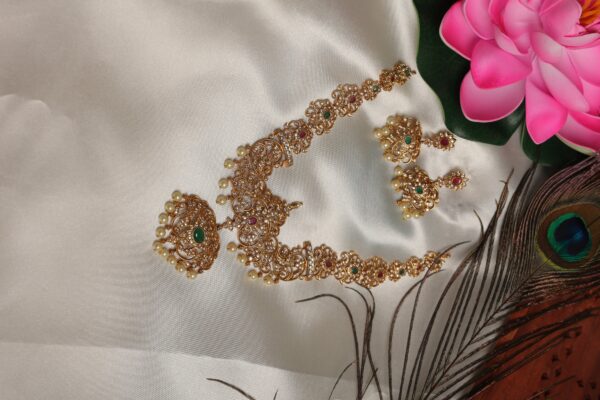 matfinish adstone necklace