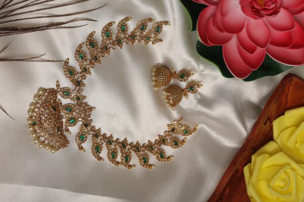 matfinish manga necklace